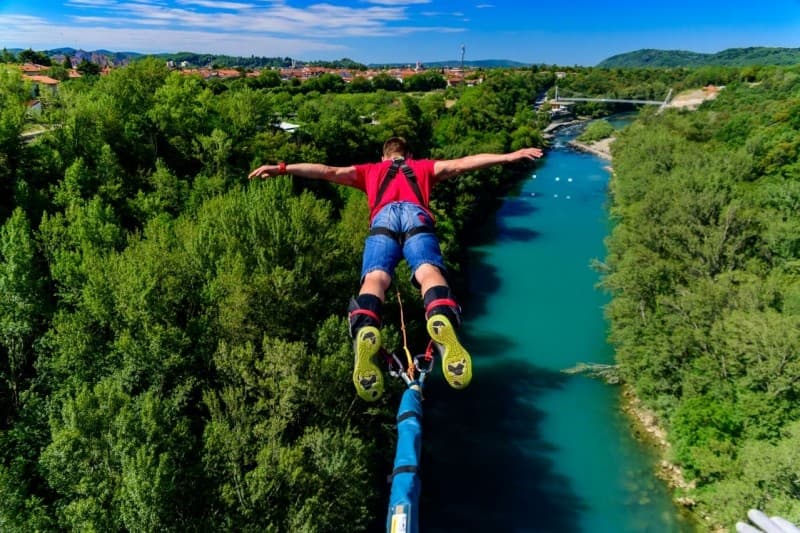 Bungee Jumping - skok z elastiko