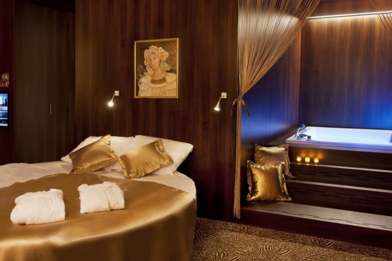 Recharge Spa day 2025 - suita z whirpoolom - Rimski dvor - 2 osebi / 2 dni / 1 nočitev