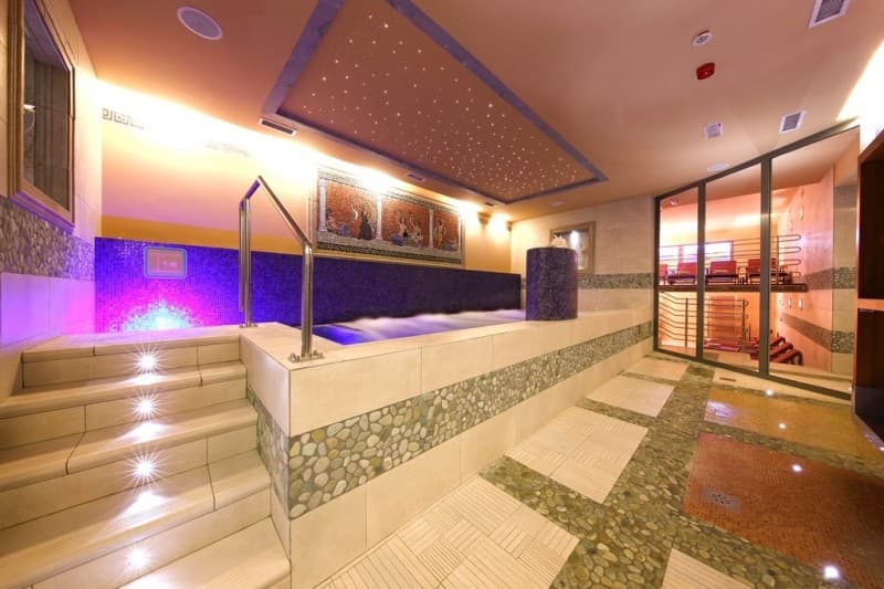 Morski paket - vstop v savno in sprostitvena masaža / 1 oseba