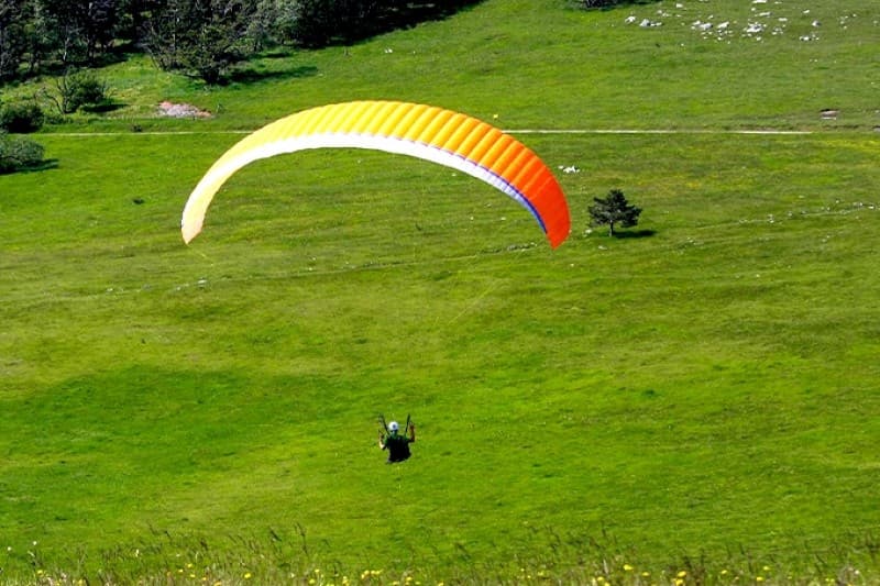 Polet z jadralnim padalom po Vipavski dolini