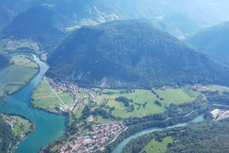 Panoramski polet z letalom  po Vipavski dolini / 3 osebe / 45 minut