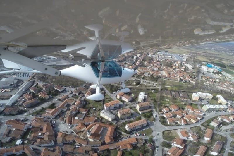 Panoramski polet z letalom  po Vipavski dolini / 3 osebe / 45 minut
